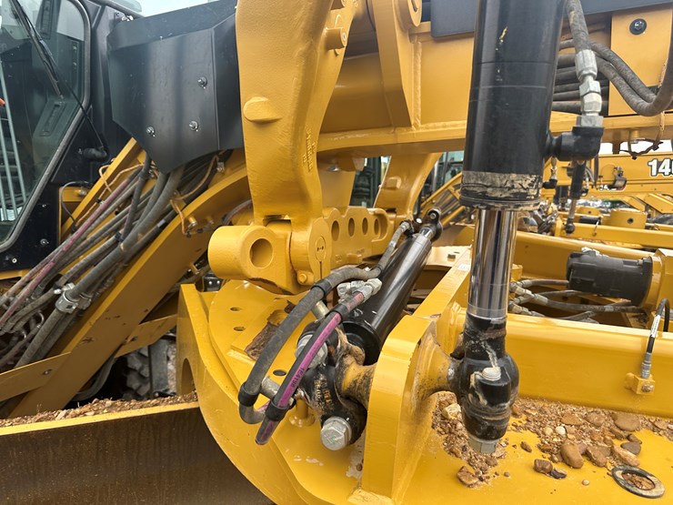 2022-caterpillar-140gc-awd-image-62