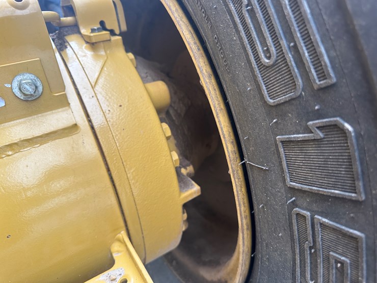 2022-caterpillar-140gc-image-12