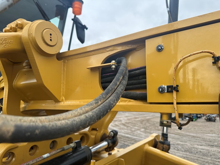 2022-caterpillar-140gc-image-50