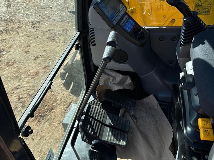 2021-komatsu-pc138us-11-image-24