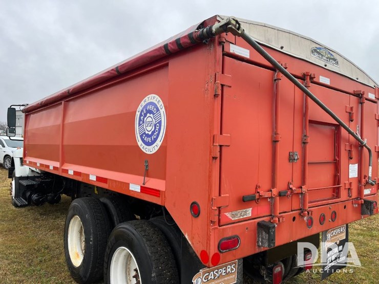 2004-international-7400-image-39