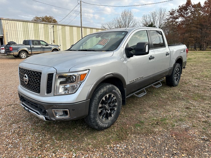 2019-nissan-titan-image-1