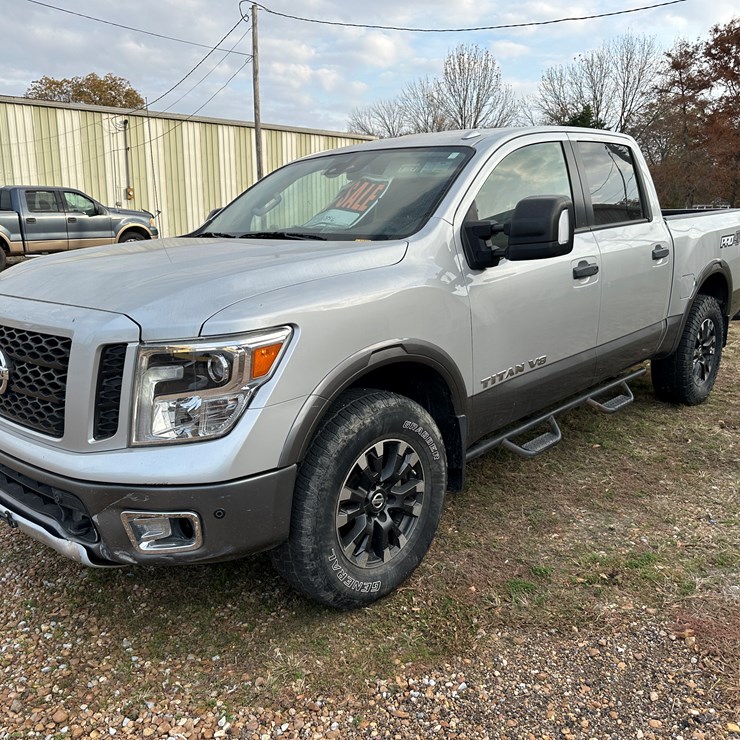2019 NISSAN TITAN