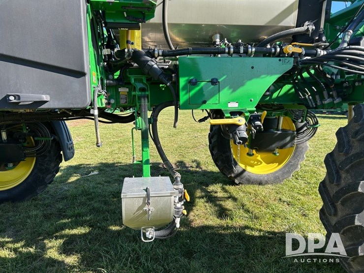 2022-john-deere-410r-image-21