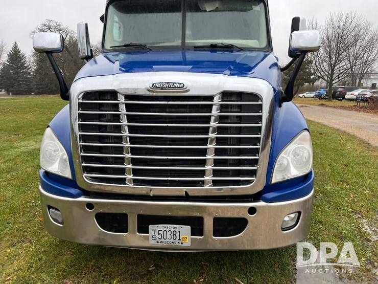 2013-freightliner-truck-(jn3436,-unit-4076)-image-22