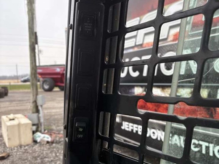 2019-bobcat-t870-image-19