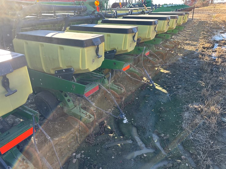 john-deere-1720-image-21