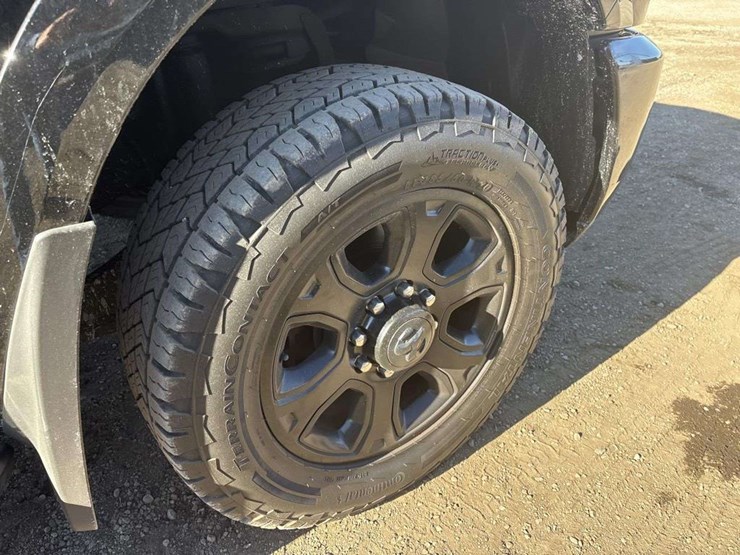 2015-ram-2500-laramie-image-12