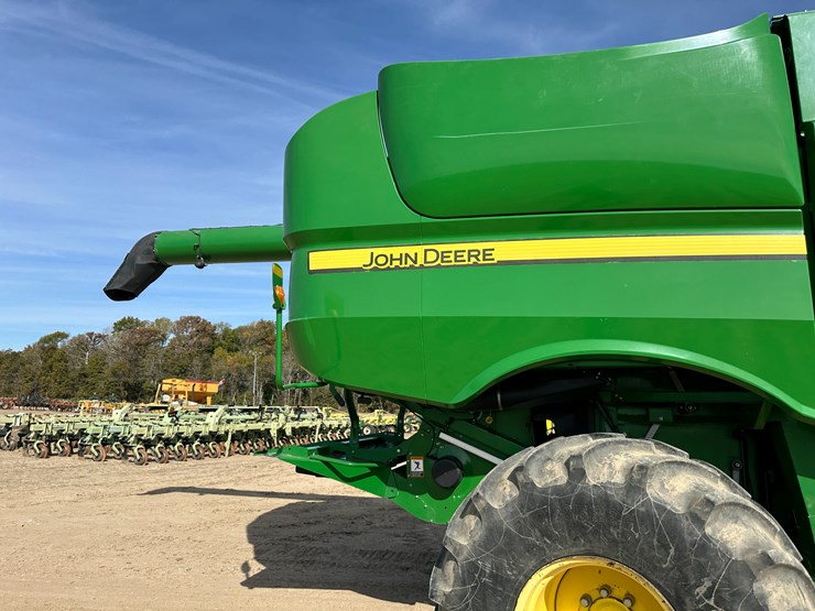 john-deere-s690-image-37