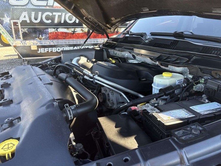 2016-dodge-2500-image-28