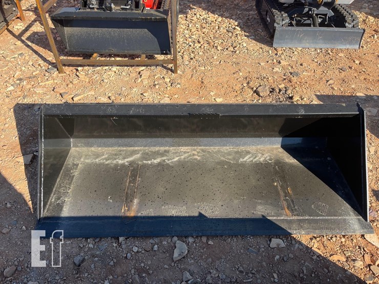 swict-78in-skid-steer-bucket-image-1