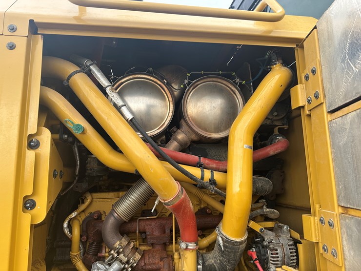 2022-caterpillar-140gc-image-66