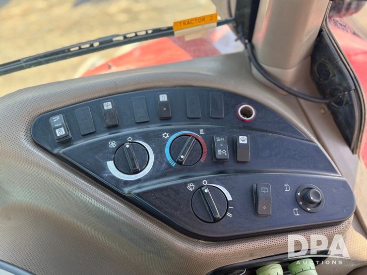 2018-case-ih-340-image-35