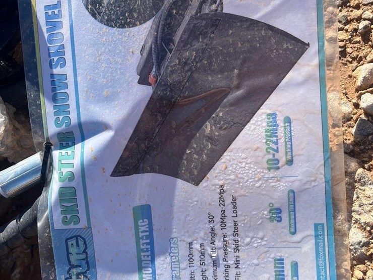 future-txc-hydraulic-skid-steer-snow-shovel-image-4