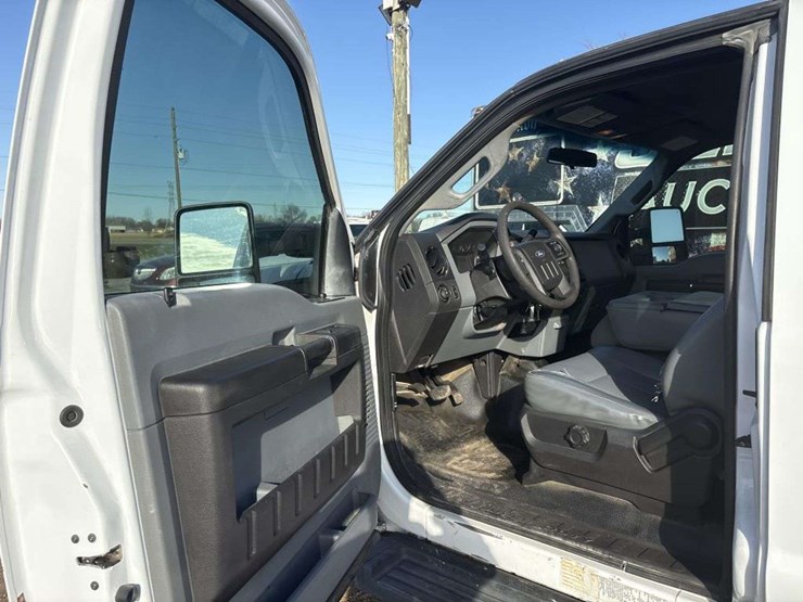 2015-ford-f350-image-19