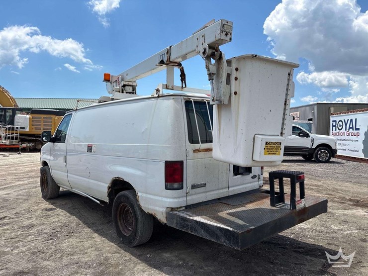 2008-ford-e350-image-3