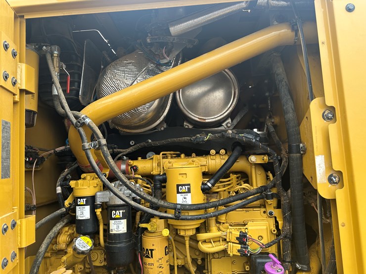 2022-caterpillar-140gc-image-76