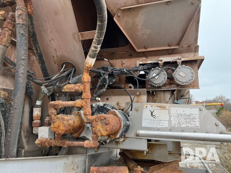 2017-john-deere-f4365-image-36