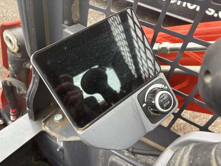 kubota-svl75-3-image-16