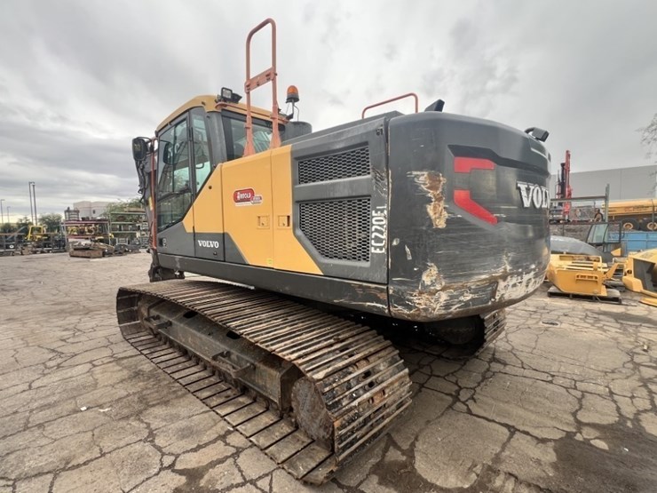 2017-volvo-ec220el-image-3