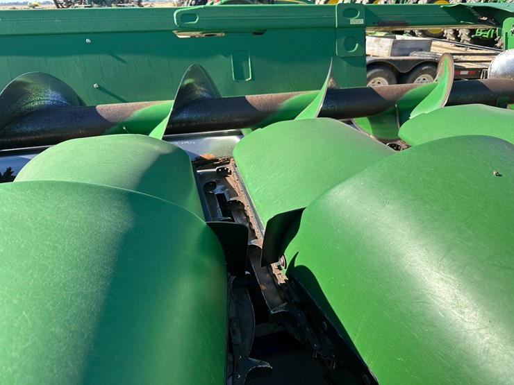 2012-john-deere-616c-image-56