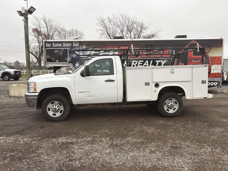 2014-chevrolet-2500-image-2