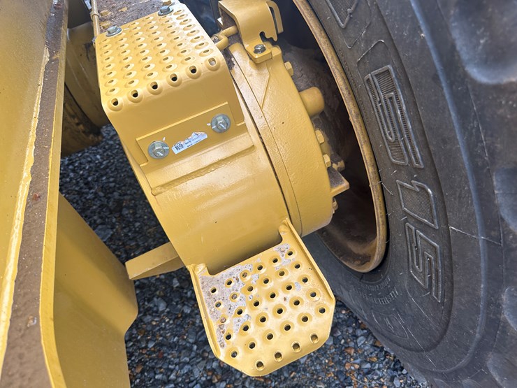 2022-caterpillar-140gc-image-20