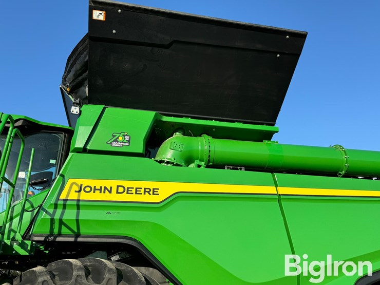 2022-john-deere-x9-1000-image-13