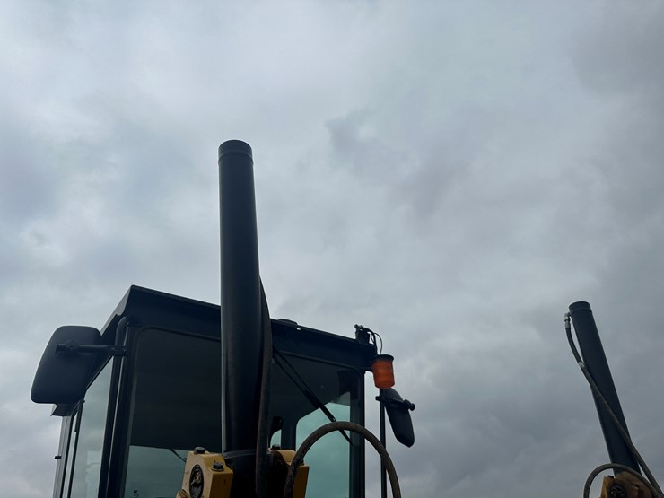 2022-caterpillar-140gc-image-47