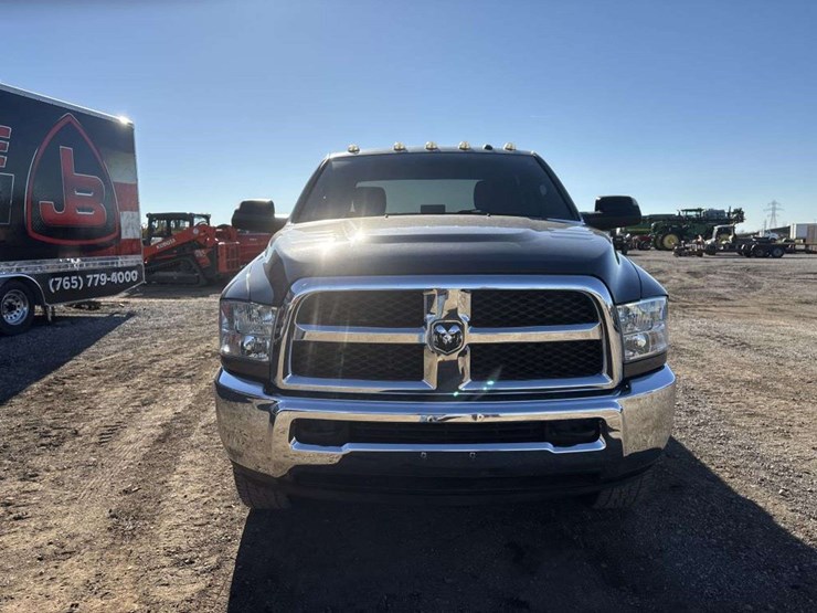 2016-dodge-2500-image-8