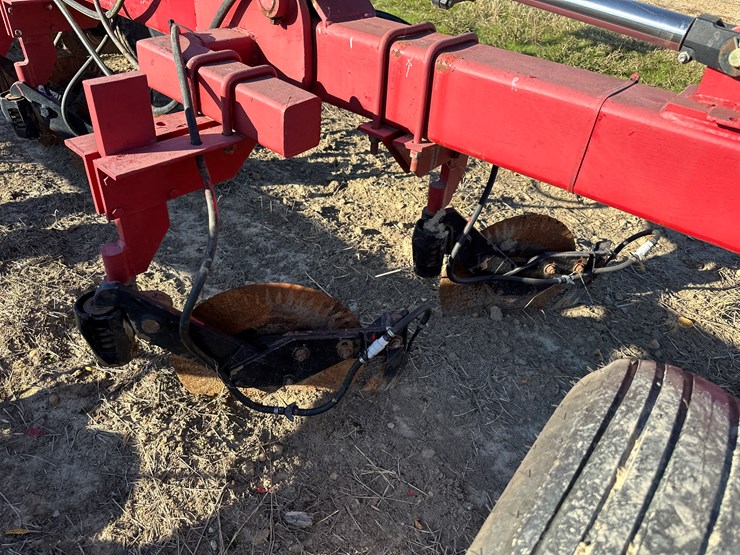 #33740-•-~20'-row-crop-cultivator-image-31