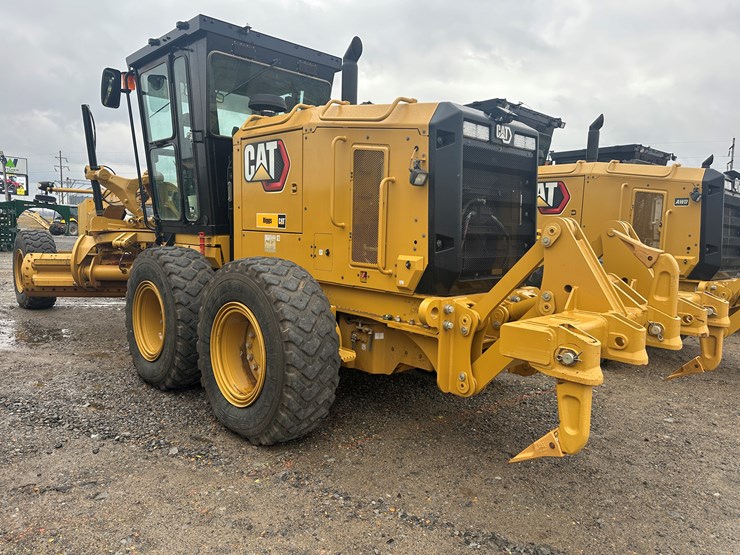 2022-caterpillar-140gc-image-4