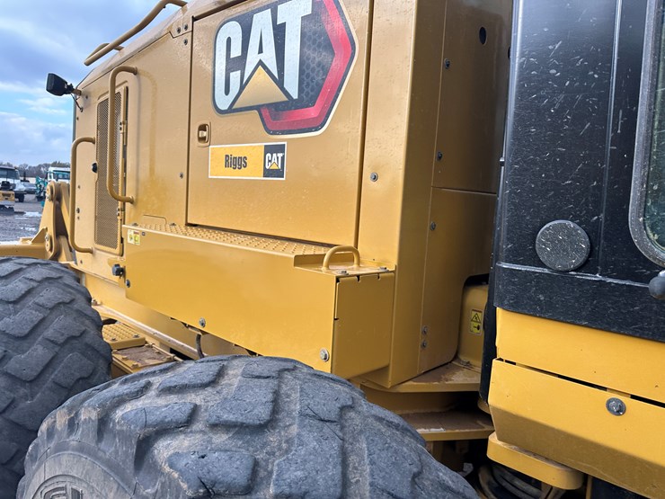 2022-caterpillar-140gc-image-54