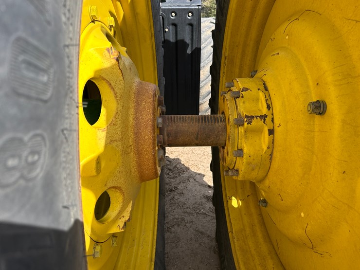 2016-john-deere-8320r-image-13