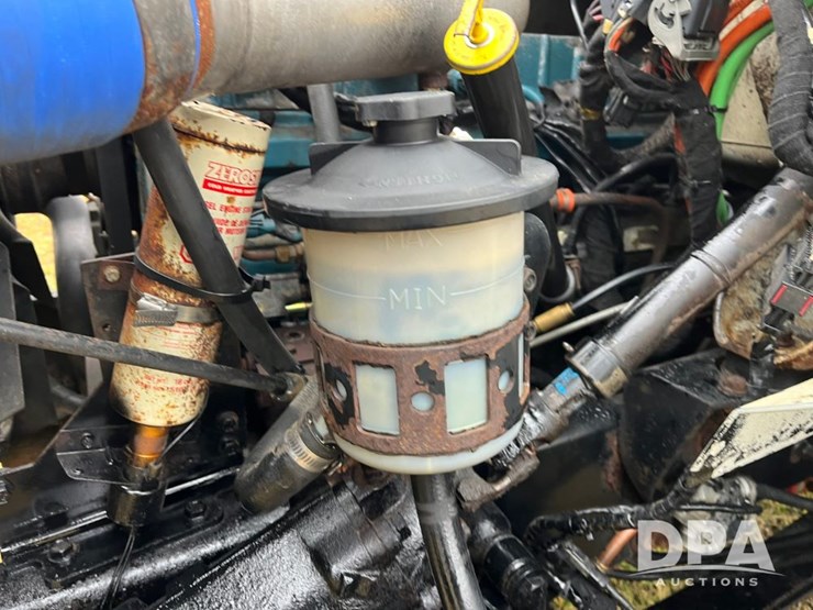 2004-international-7400-image-55