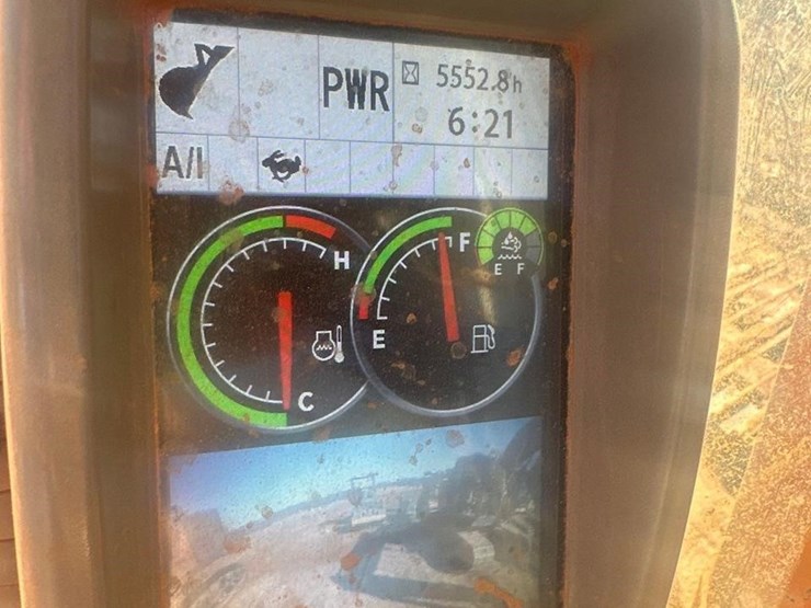 2016-hitachi-zx250-lc-image-19