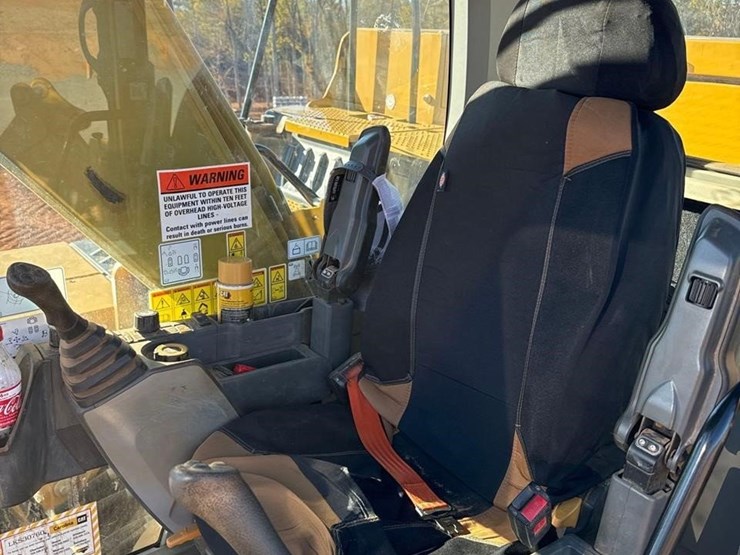 2023-caterpillar-320gc-image-18