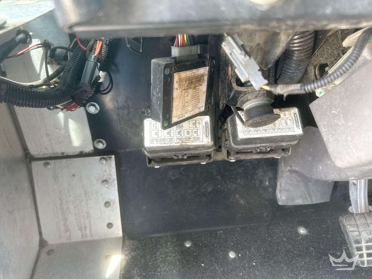 2014-freightliner-mt55-image-9