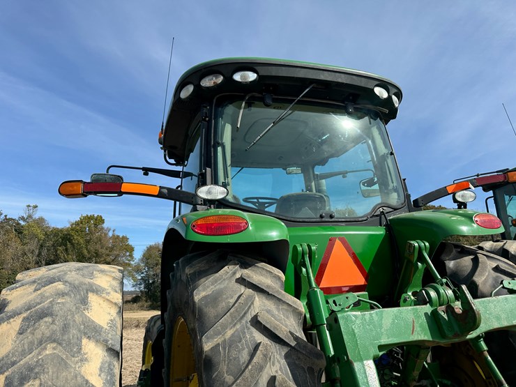 2010-john-deere-8285r-image-21