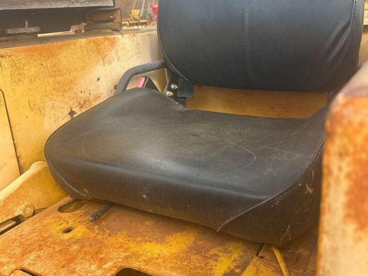 komatsu-d31s-16-image-26