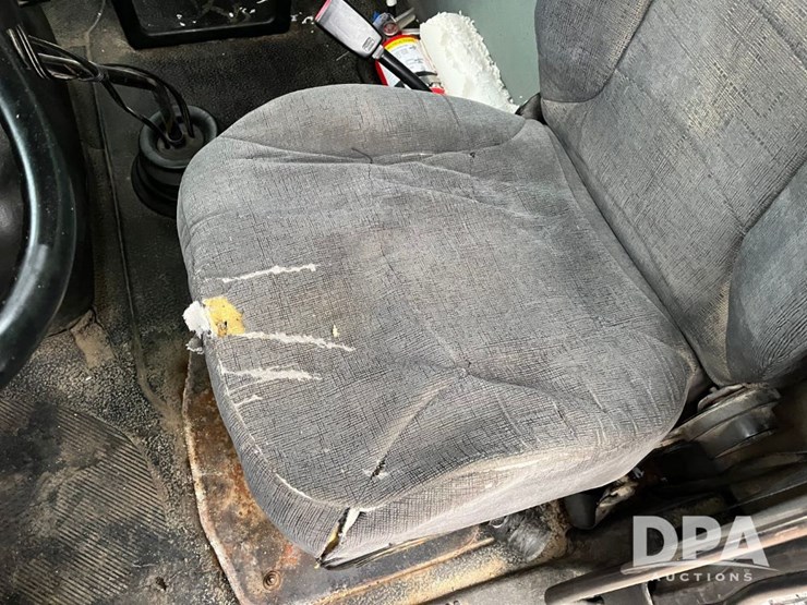 2005-international-7600-image-56