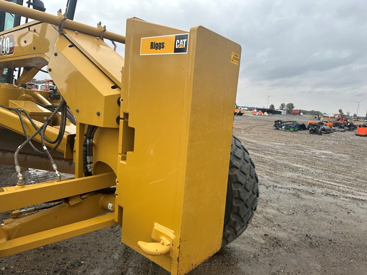 2022-caterpillar-140gc-image-40