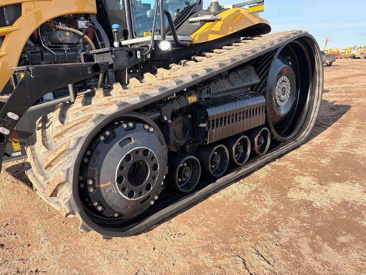 2020-agco-mt875e-large-frame-row-crop-track-tractor-image-8