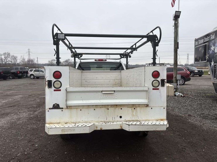 2014-chevrolet-2500-image-4