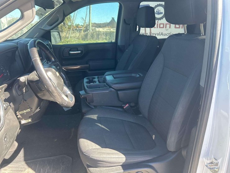 2020-chevrolet-silverado-1500-image-18