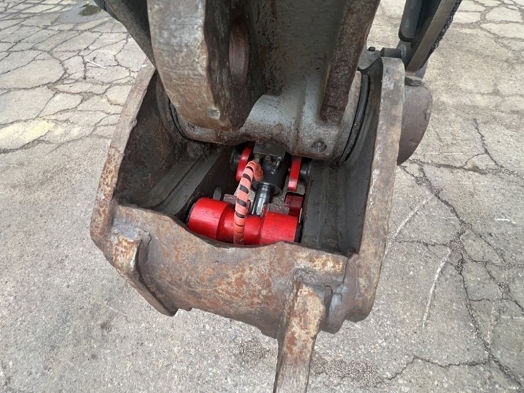 2017-volvo-ec220el-image-14