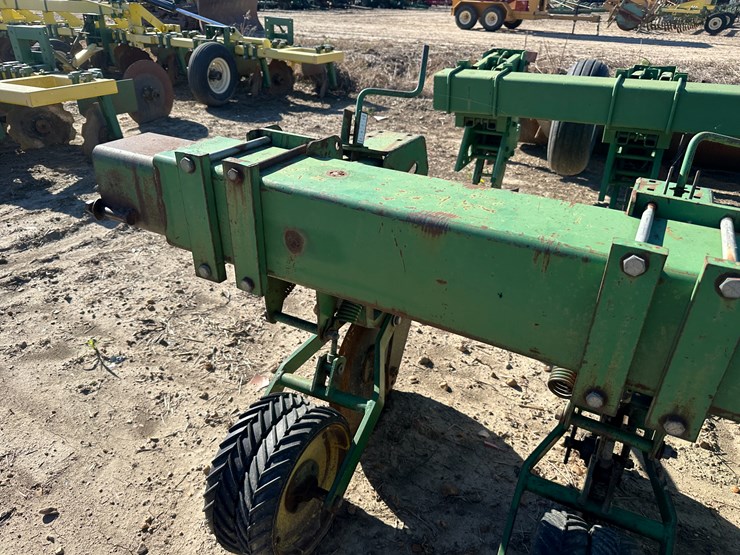 john-deere-16-image-55