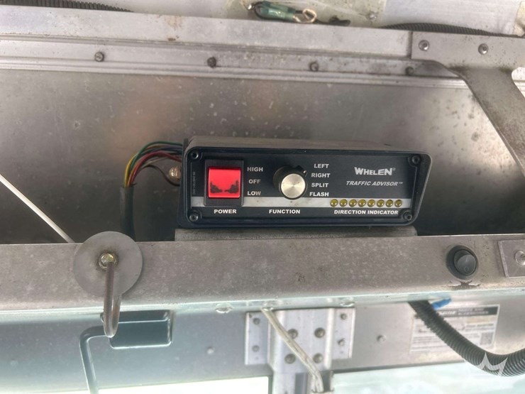 2014-freightliner-mt55-image-14