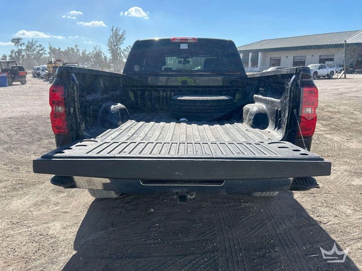 2015-chevrolet-silverado-1500-crew-cab-pickup-truck-image-18