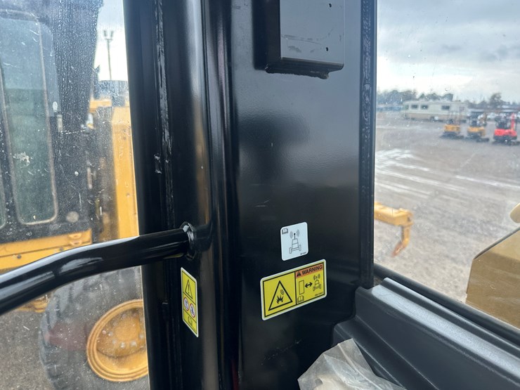 2022-caterpillar-140gc-image-95